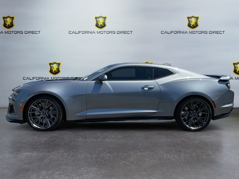 Used 2021 Chevrolet Camaro ZL1 RWD image 8