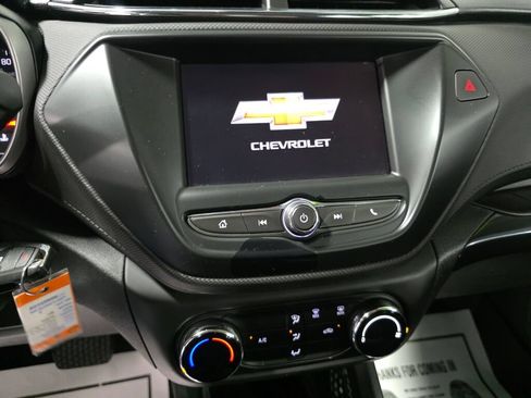 Used 2021 Chevrolet TrailBlazer LS FWD image 12