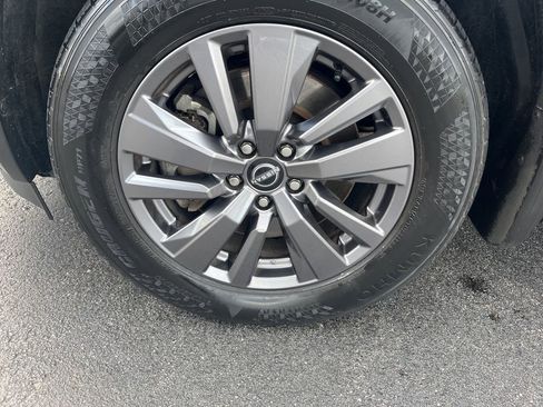 Used 2023 Nissan Pathfinder SV w/ SV Premium Package image 9