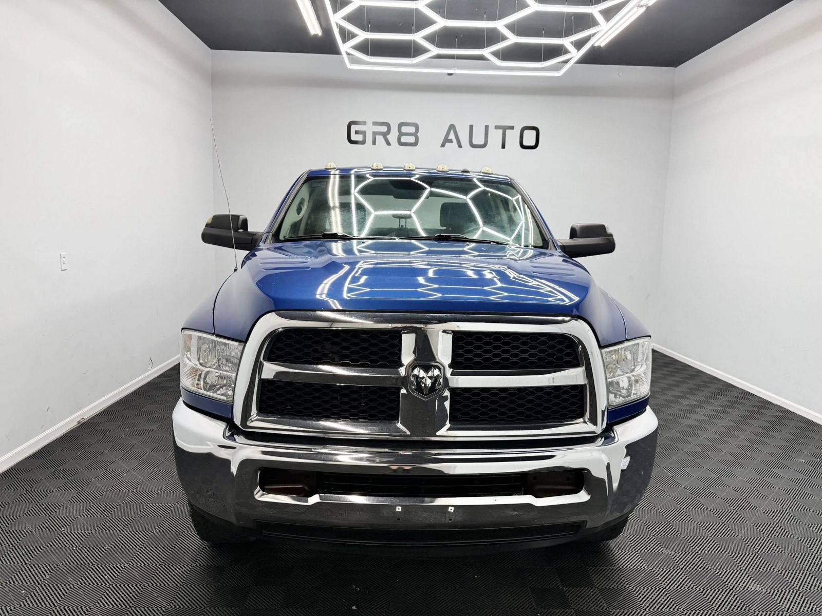 Used 2018 RAM 2500 Tradesman w/ Chrome Appearance Group AWD/4WD image 2