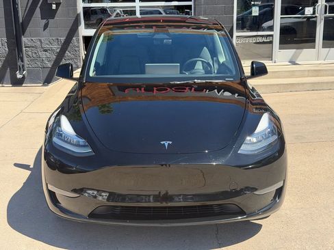 Used 2023 Tesla Model Y Long Range AWD/4WD image 9