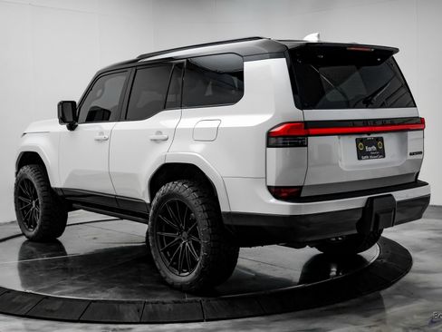 Used 2025 Lexus GX 550 image 8