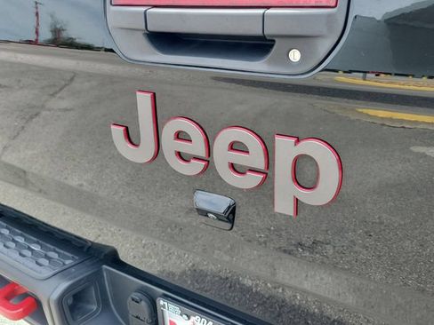 Used 2021 Jeep Gladiator Rubicon AWD/4WD image 8