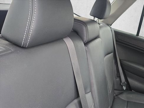 Used 2017 Subaru Outback 2.5i Limited image 19