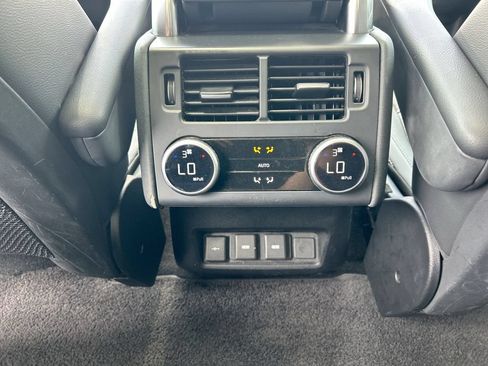 Used 2024 Land Rover Discovery S AWD/4WD image 36