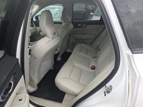 Used 2024 Volvo XC60 B5 Plus w/ Protection Package Premier AWD/4WD image 8