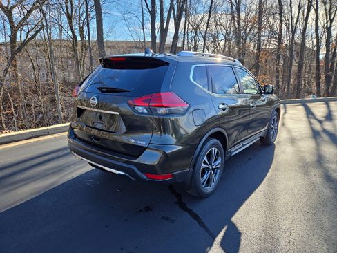Used 2017 Nissan Rogue SL w/ SL Premium Package image 3