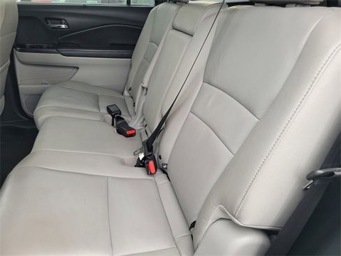 Used 2016 Honda Pilot Touring image 15