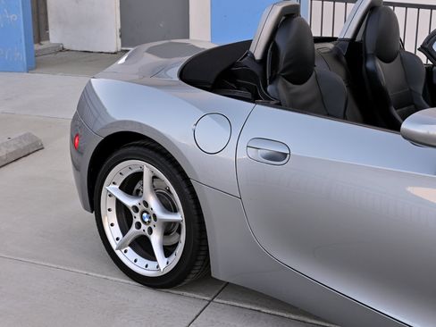 Used 2006 BMW Z4 3.0si RWD image 38