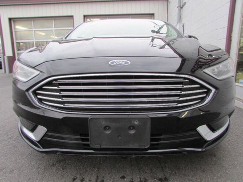 Used 2018 Ford Fusion Energi SE image 2