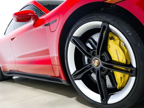 Used 2020 Porsche Taycan image 22