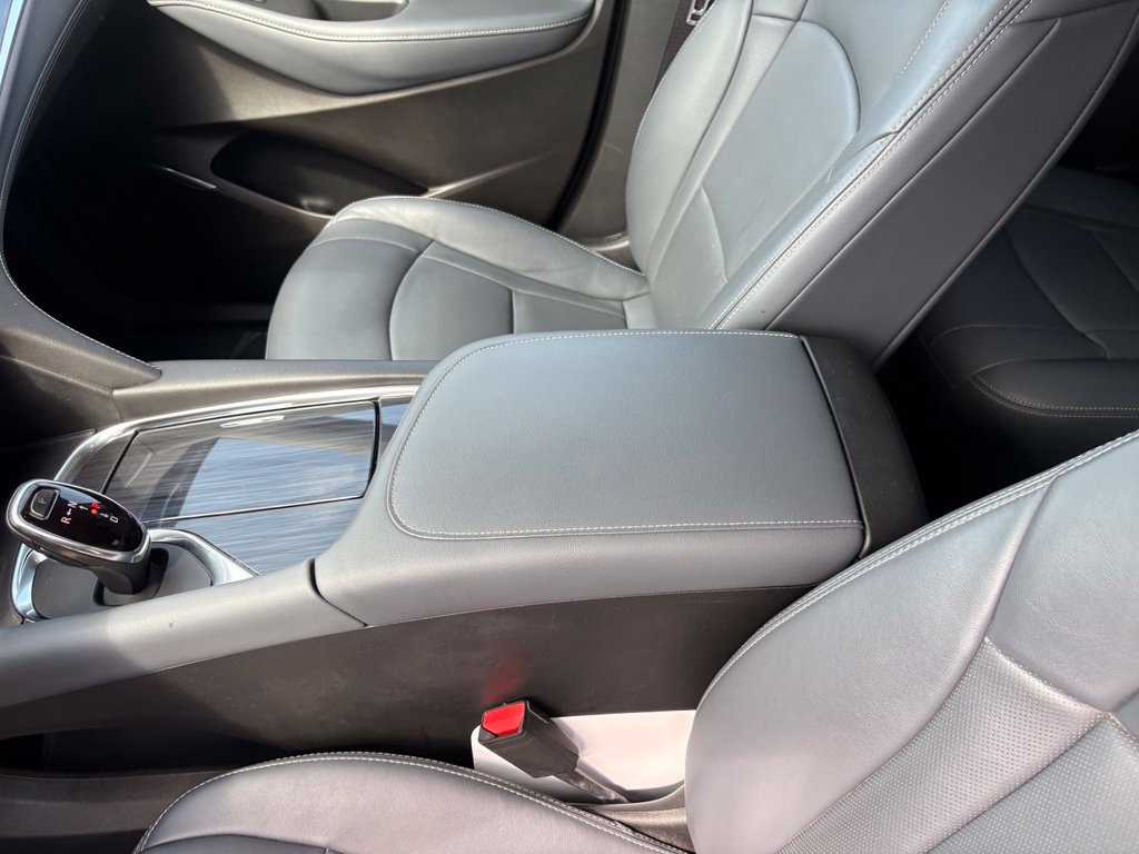 Used 2021 Buick Enclave Essence FWD image 25