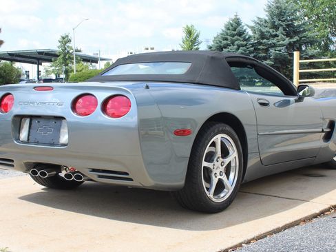 Used 2004 Chevrolet Corvette Convertible w/ Preferred Equipment Group RWD image 29