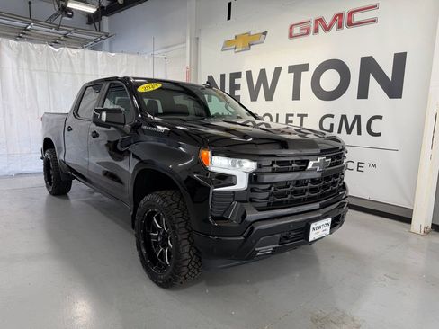 Used 2024 Chevrolet Silverado 1500 RST w/ Convenience Package II AWD/4WD image 2