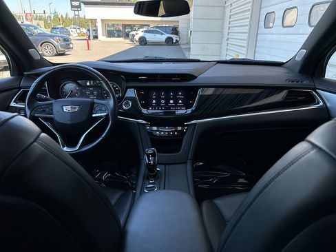 Used 2024 Cadillac XT6 Premium Luxury image 19