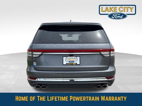 Used 2024 Lincoln Aviator AWD w/ Premium Package image 4