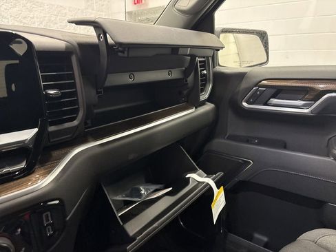 New 2026 Chevrolet Silverado 1500 RST AWD/4WD image 19
