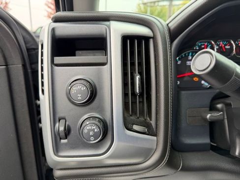 Used 2018 GMC Sierra 1500 SLE w/ SLE Value Package image 17