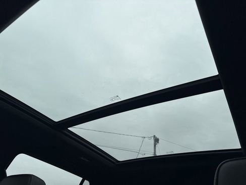 Used 2022 Chevrolet Tahoe RST w/ Luxury Package image 15