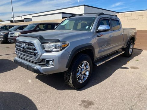 Used 2017 Toyota Tacoma TRD Off-Road w/ Tow Package image 3