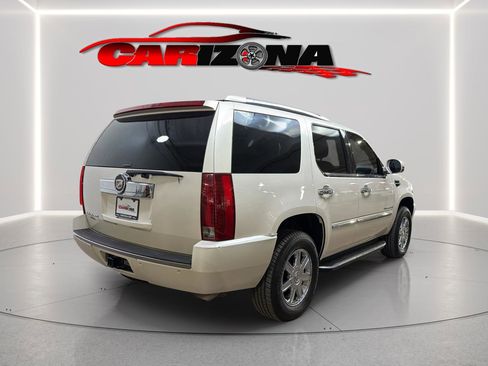 Used 2007 Cadillac Escalade AWD w/ Climate Package image 14