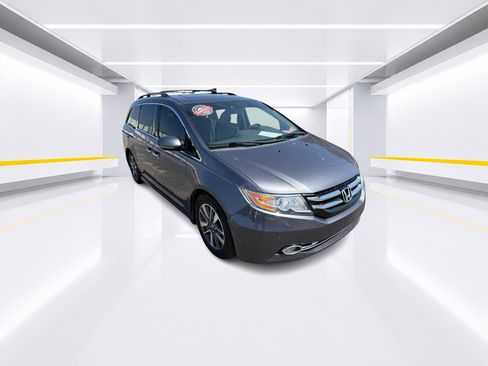 Used 2015 Honda Odyssey Touring image 2