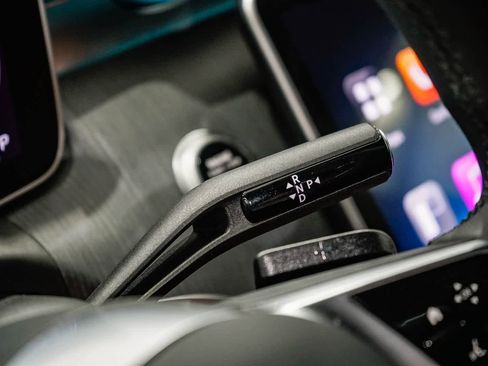 Used 2025 Mercedes-Benz C 300 Sedan image 21