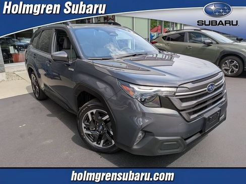 Used 2025 Subaru Forester Premium AWD/4WD image 1