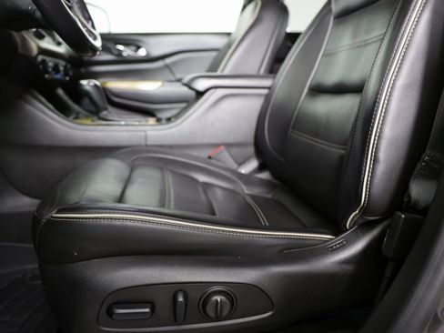 Used 2018 GMC Acadia Denali image 5