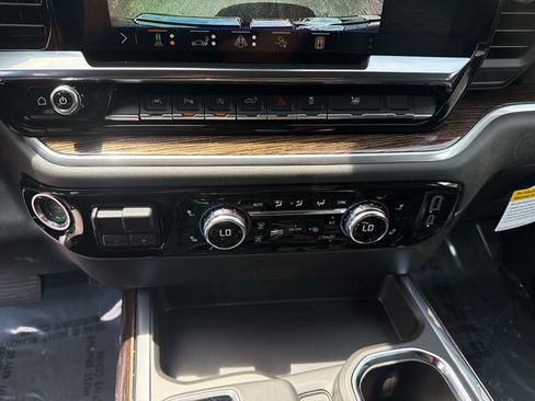 New 2026 GMC Sierra 1500 Elevation w/ Elevation Premium Package AWD/4WD image 25