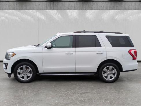 Used 2020 Ford Expedition XLT w/ Equipment Group 202A AWD/4WD image 4