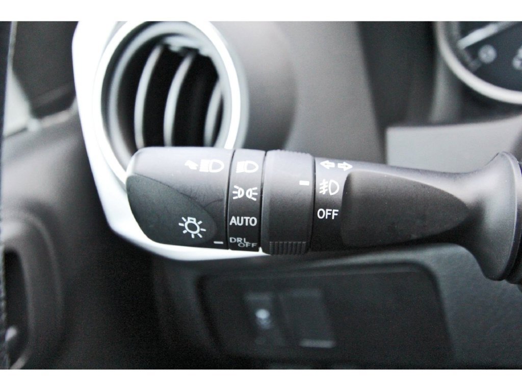 Used 2022 Toyota Tacoma SR5 RWD image 18