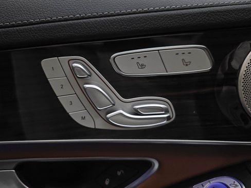 Used 2021 Mercedes-Benz GLC 43 AMG 4MATIC image 32