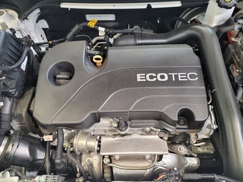 Used 2021 Chevrolet Equinox LT FWD image 30