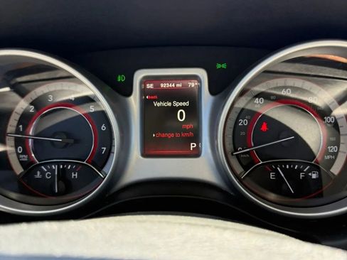 Used 2019 Dodge Journey SE FWD image 19