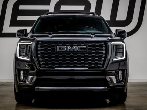 Used 2024 GMC Yukon Denali Ultimate AWD/4WD image 4