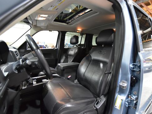 Used 2012 Jeep Liberty Sport image 35