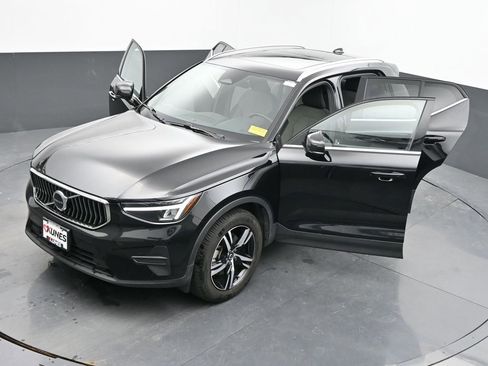 Used 2025 Volvo XC40 B5 Core AWD/4WD image 44