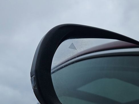 Used 2020 Jeep Cherokee Limited image 26