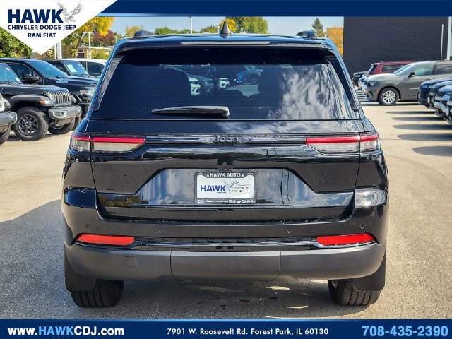 Certified 2025 Jeep Grand Cherokee Altitude AWD/4WD image 5