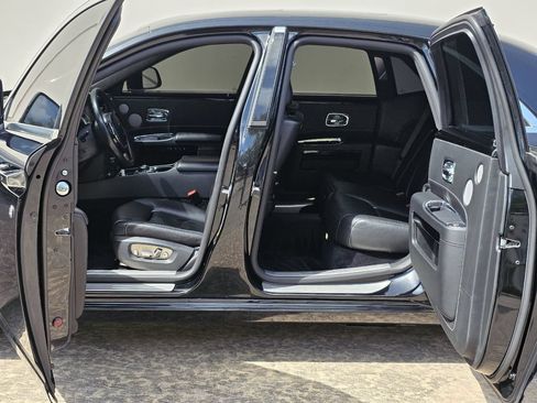 Used 2016 Rolls-Royce Ghost RWD image 3