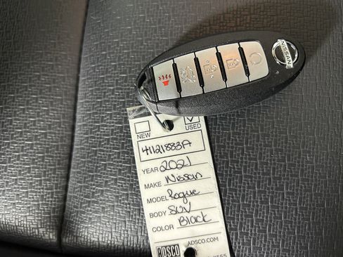 Certified 2021 Nissan Rogue SV w/ Premium Package image 27