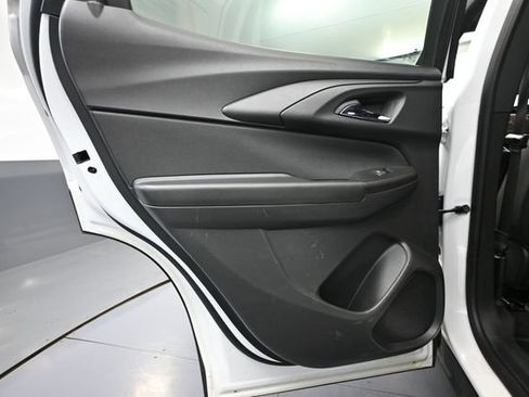 Used 2025 Chevrolet TrailBlazer RS w/ Convenience Package FWD image 35
