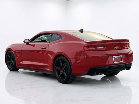 Used 2018 Chevrolet Camaro LT image 4