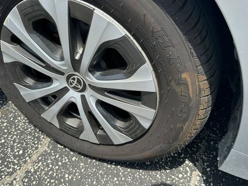 Used 2022 Toyota Corolla LE w/ Premium Interior Package FWD image 10
