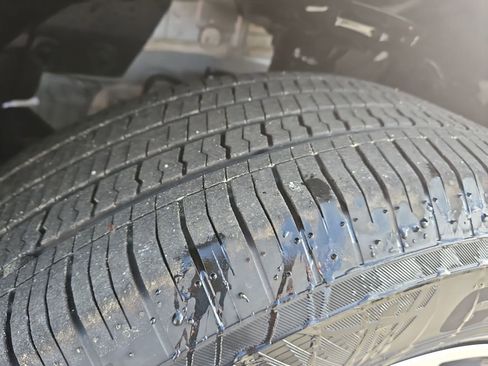 Used 2023 Nissan Rogue SV image 14