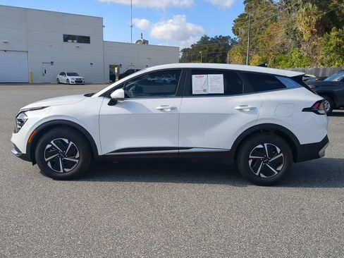 Used 2025 Kia Sportage LX image 16