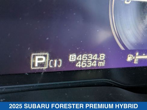 Used 2025 Subaru Forester Premium image 18