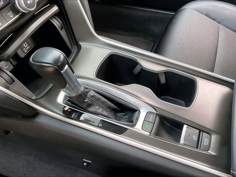 Used 2018 Honda Accord Sport image 15