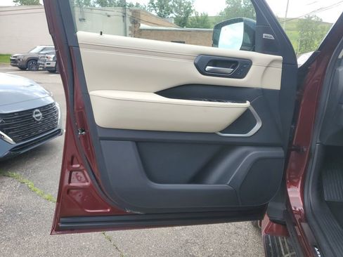 New 2025 Nissan Armada Platinum Reserve image 10